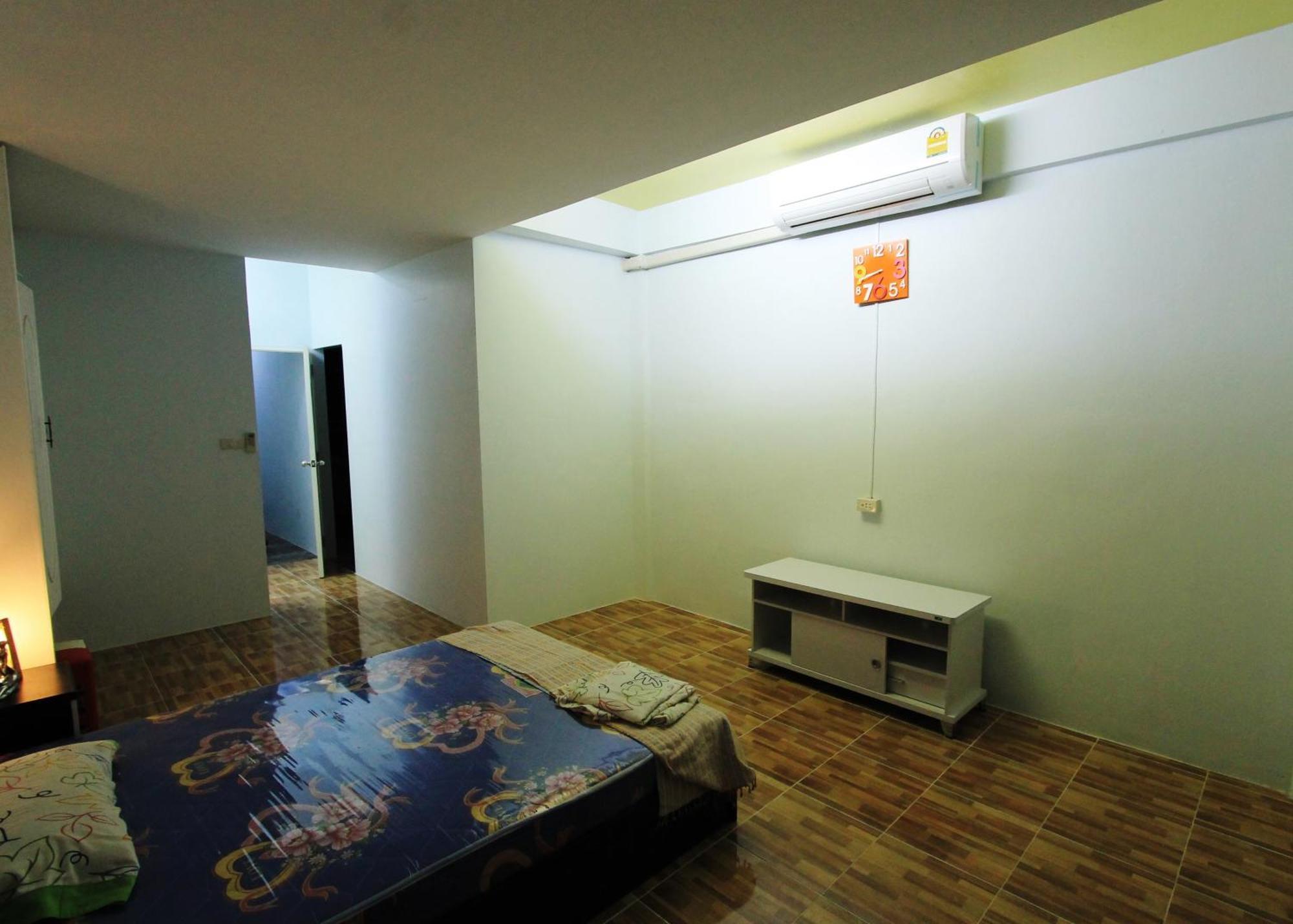 59Indy Guesthouse Банкок Екстериор снимка