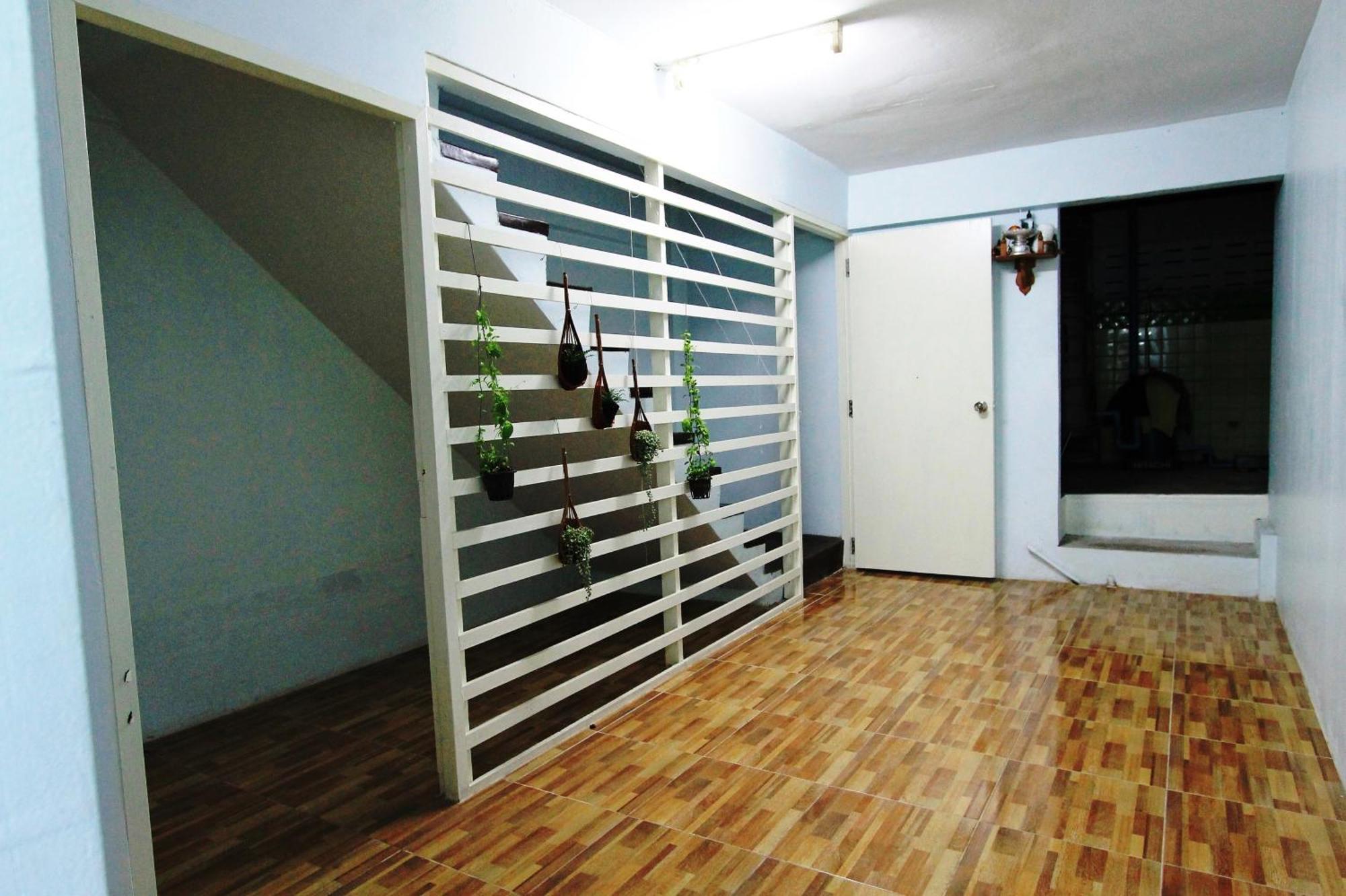 59Indy Guesthouse Банкок Екстериор снимка
